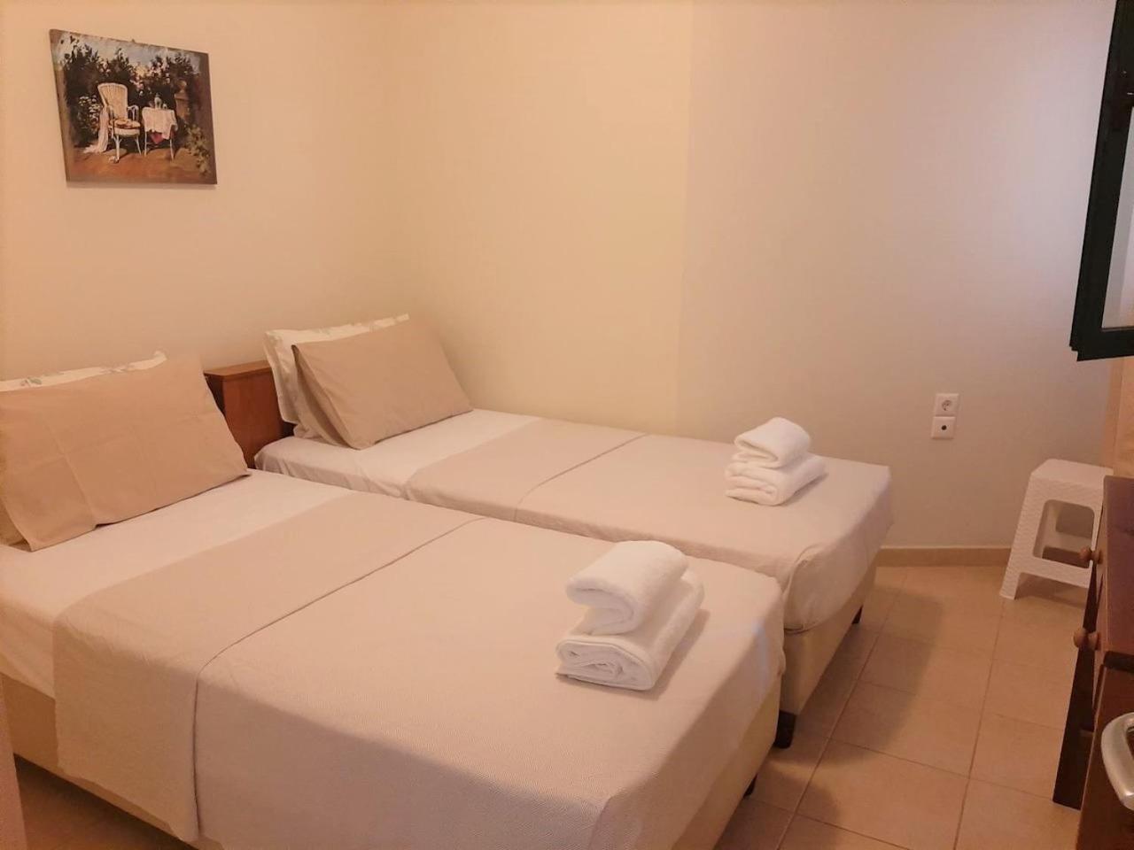 איה אפימיה Giannos Apartments מראה חיצוני תמונה