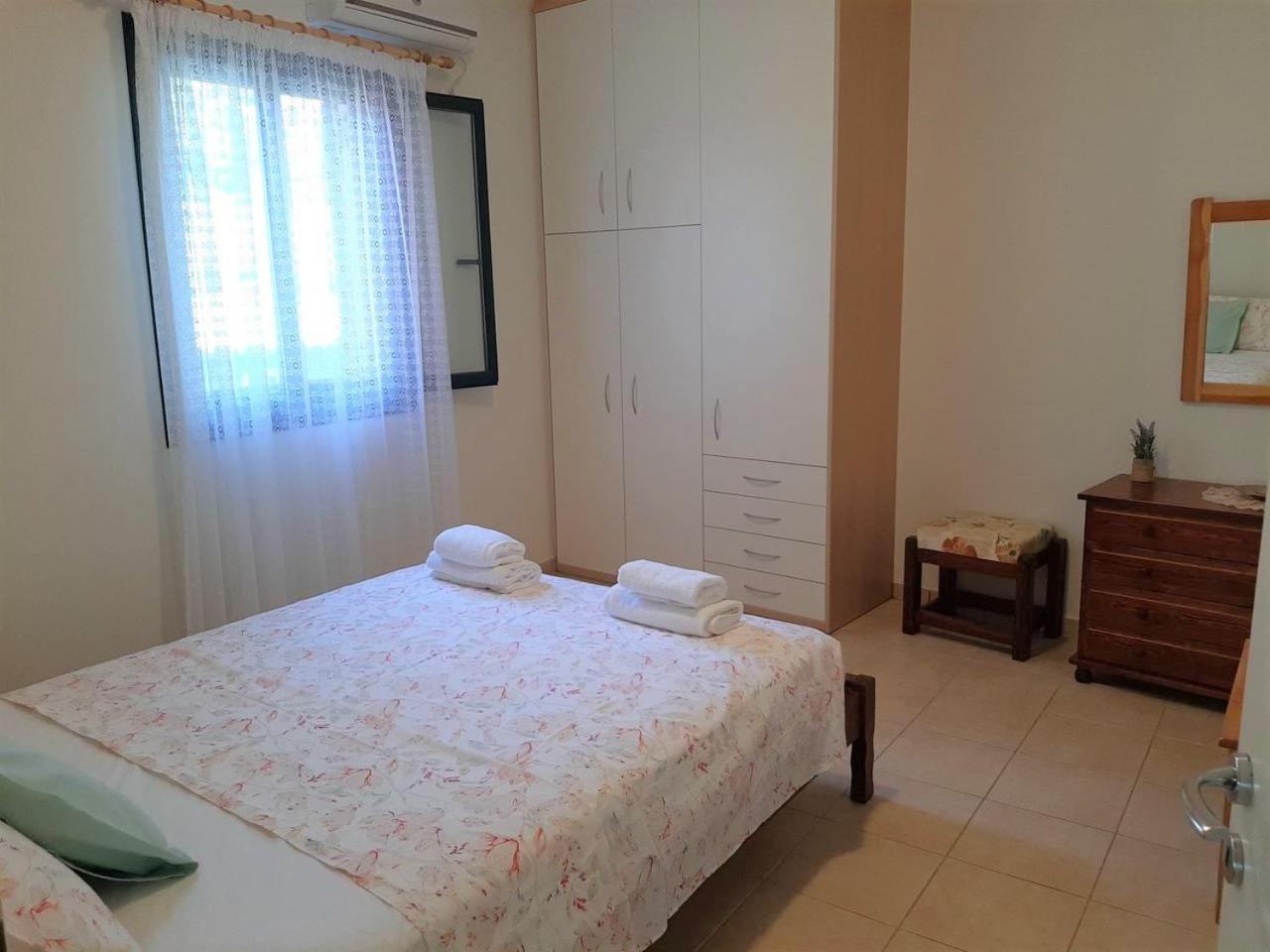 איה אפימיה Giannos Apartments מראה חיצוני תמונה