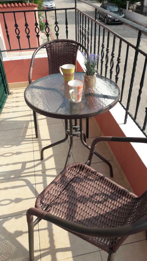 איה אפימיה Giannos Apartments מראה חיצוני תמונה