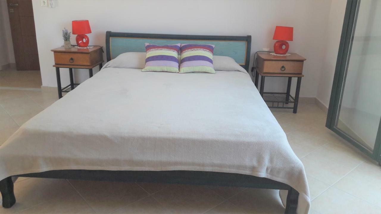 איה אפימיה Giannos Apartments מראה חיצוני תמונה